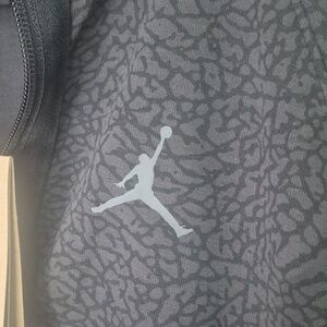 Jordan Men Dri-FIT Sport Hoodie (black / dark shadow / dark grey)